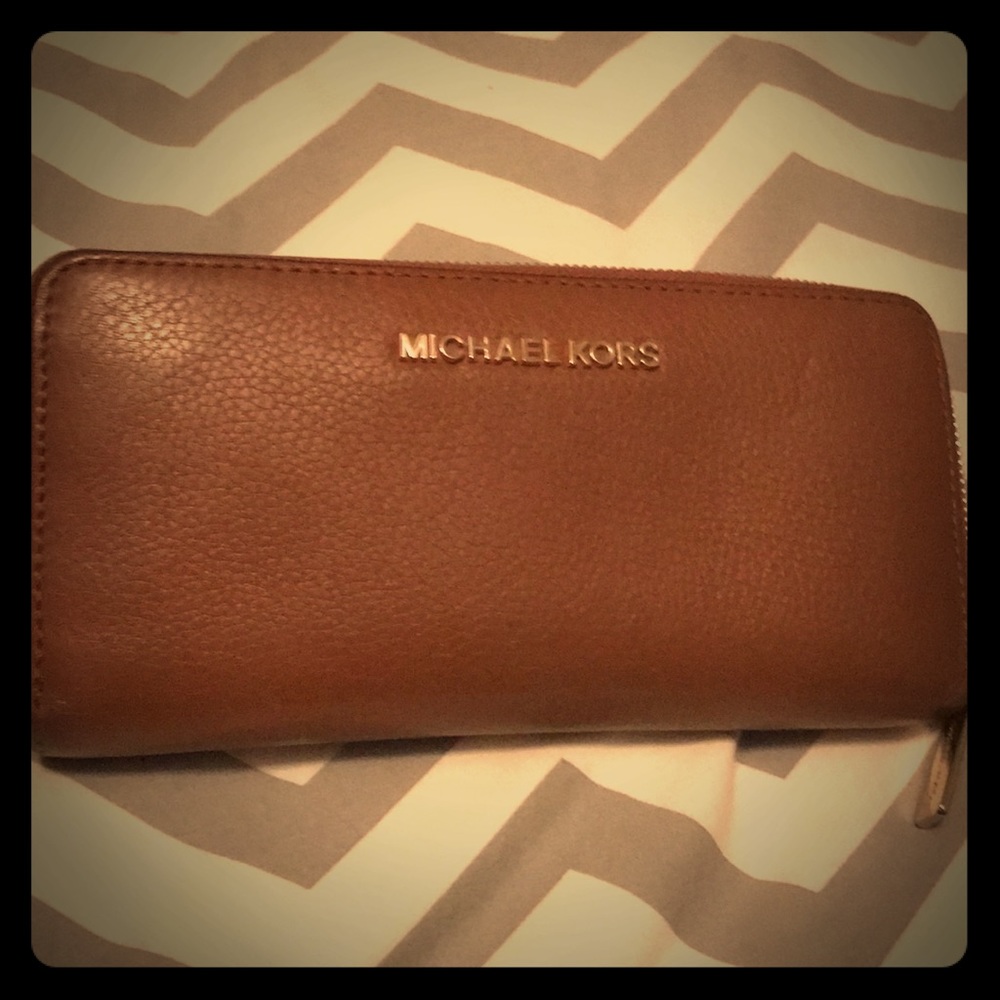 Michael Kors Natural zip wallet